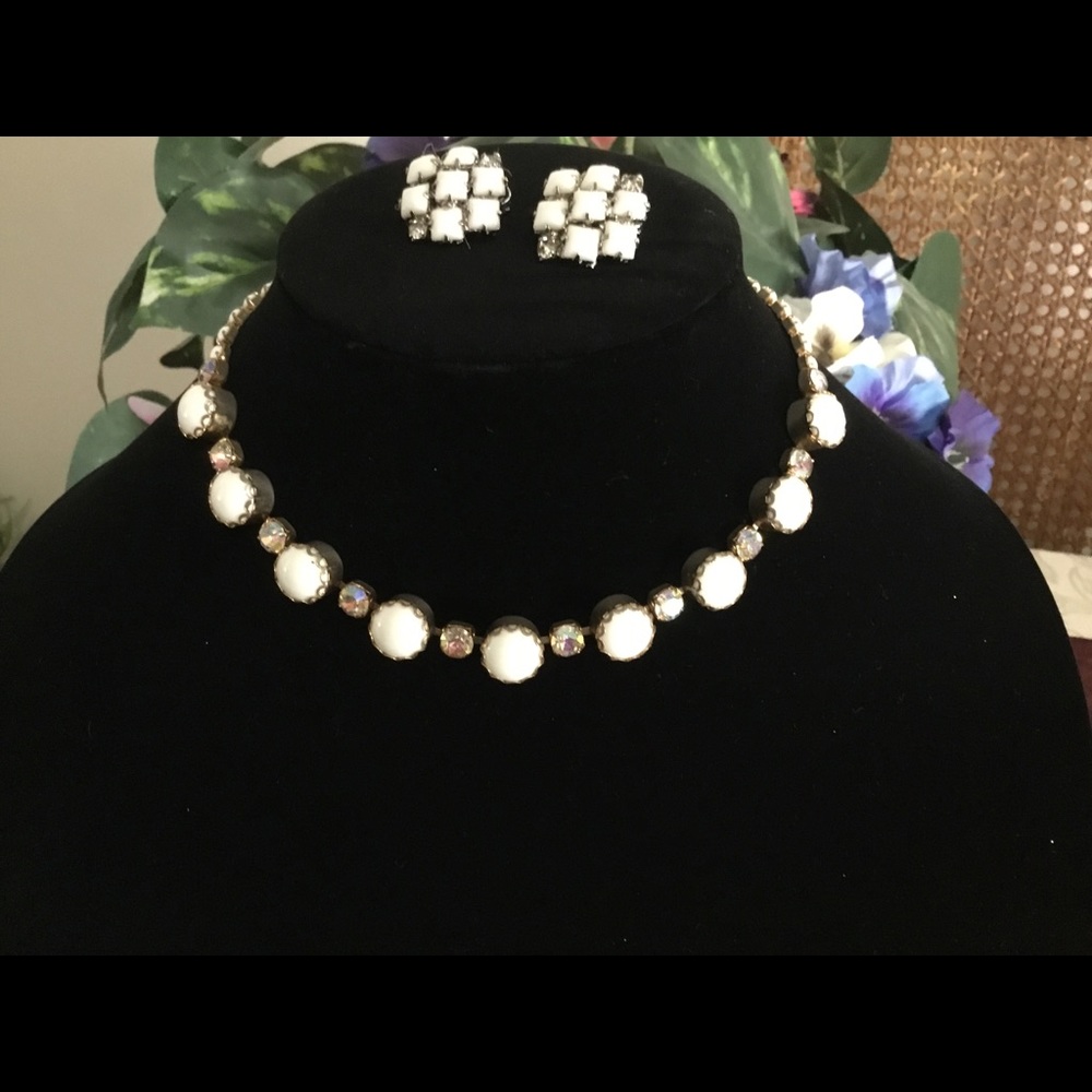 HP- VINTAGE White Glass & Borealis Rhinestone Set - Picture 2 of 6